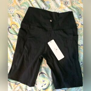 NWT Women’s Black Athletic CRZ YOGA Shorts Sz M(8/10) Inseam 8” w/2 side Pockets